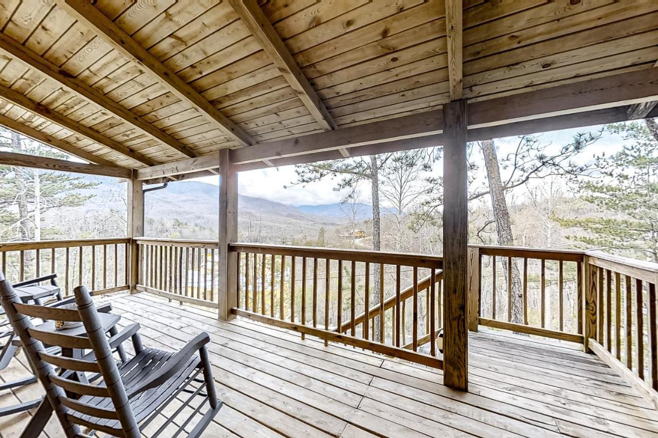 Villa Mountain Lion'S Tales Gatlinburg Esterno foto