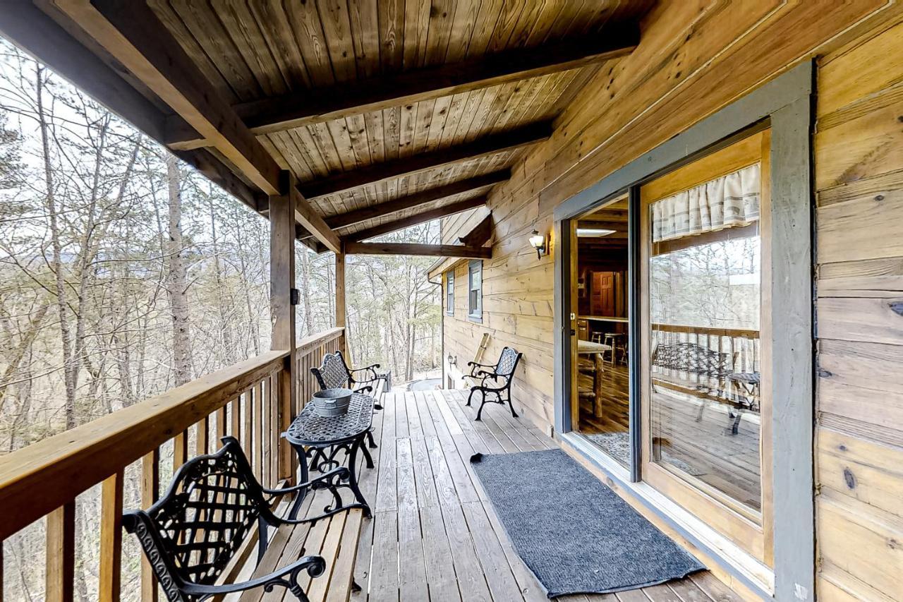 Villa Mountain Lion'S Tales Gatlinburg Esterno foto