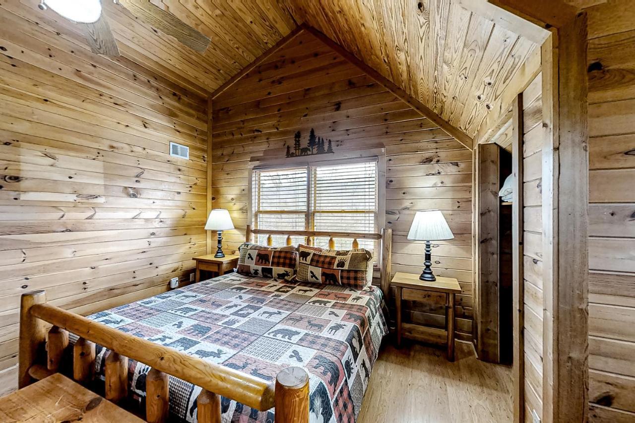 Villa Mountain Lion'S Tales Gatlinburg Esterno foto